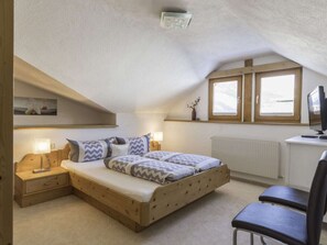 Talo | 1 makuuhuone, yksilöllisesti kalustettu, silitysrauta/-lauta