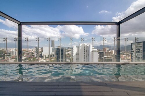 Cloud Nine Penthouse - Urban Bliss