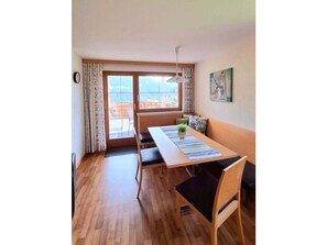 House | Dining