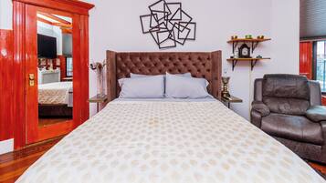 2 chambres, bureau, fer et planche à repasser, lit parapluie