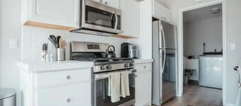 Charming 3 Bedroom House by Hendry's Beach!
