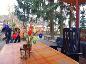 House | Outdoor dining - Vintage Holiday Home With Terrace in Trieb (Falkenstein/Vogtl.)