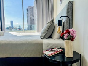 Free WiFi, bed sheets