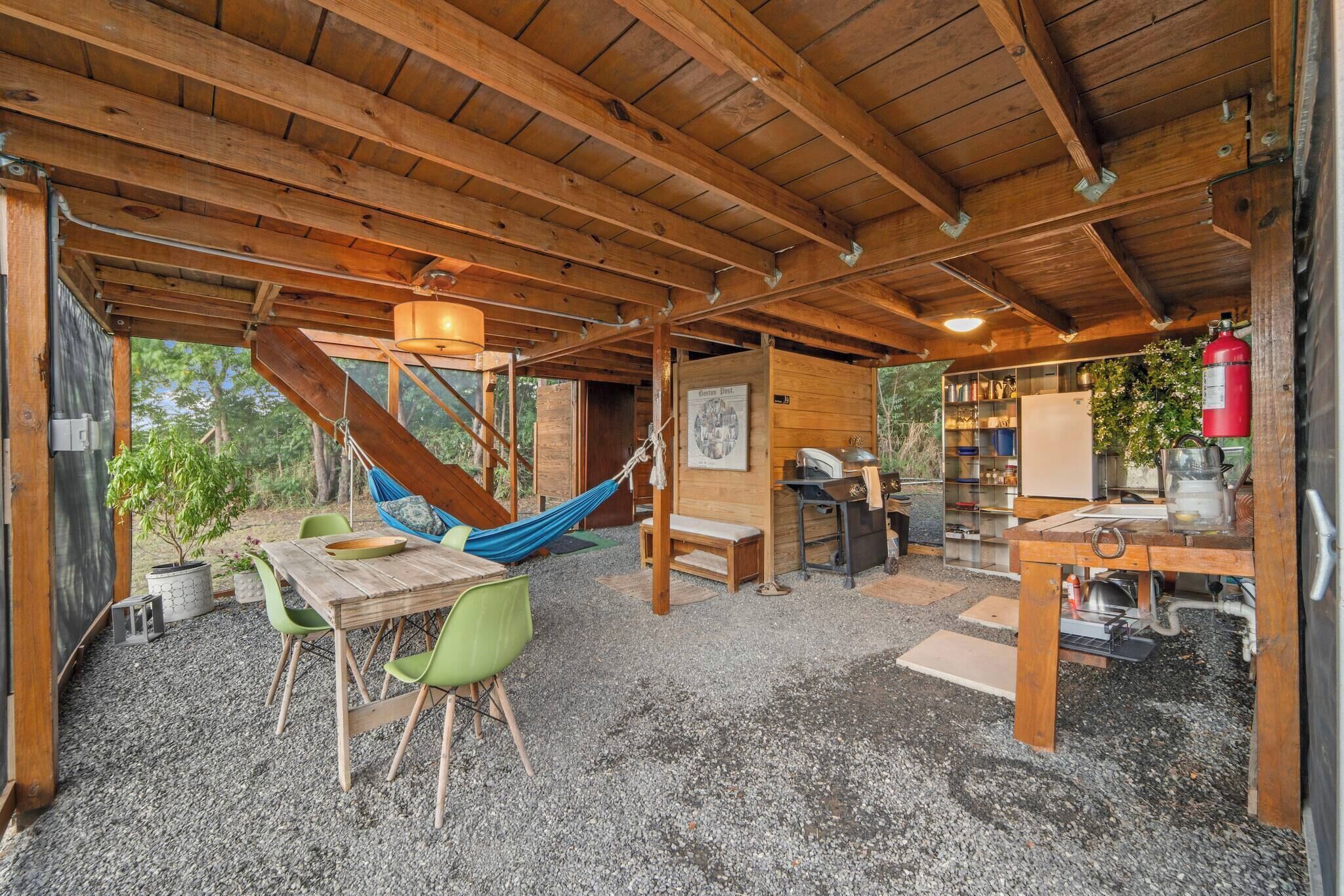 屋外ダイニングエリア