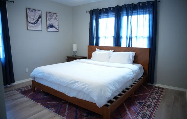 3 bedrooms, desk, iron/ironing board, WiFi