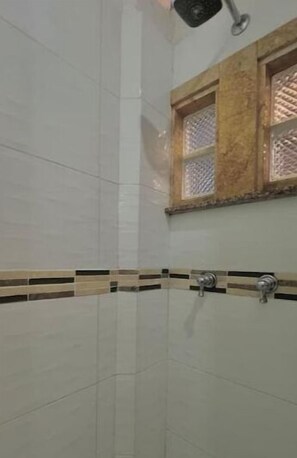 Handtücher, Seife, Toilettenpapier