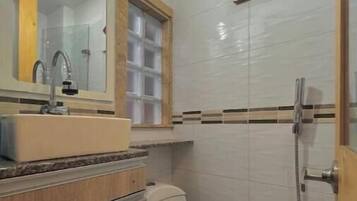 Handtücher, Seife, Toilettenpapier