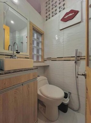 Towels, soap, toilet paper