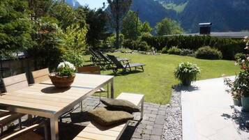 Vila | Tempat makan outdoor