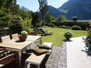 Villa | Outdoor dining - Heimatliebe Comfortable Holiday Residence (Ramsau im Zillertal)