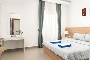 2 slaapkamers, een bureau, wifi, beddengoed