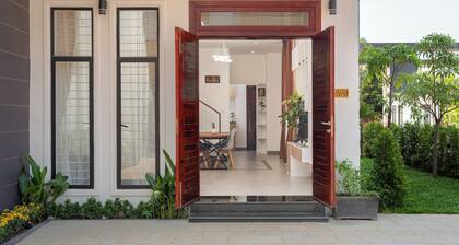Charming 2-bedroom villa in beautiful Siem Reap with WiFi, AC