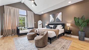 3 bedrooms, desk, iron/ironing board, WiFi