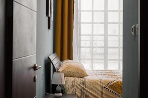 4 bedrooms, iron/ironing board, WiFi, bed sheets - Elegant 4-Bedroom Townhouse in Sliema – Steps from the Beach with Sea Views (san giljan)