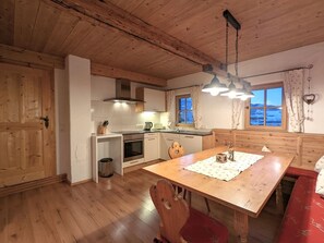 House | Private kitchen - Holiday Home Chalet Weberer (Stummerberg)