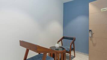 Desk, laptop workspace, soundproofing, free WiFi