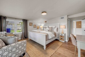 4 bedrooms, WiFi, bed sheets