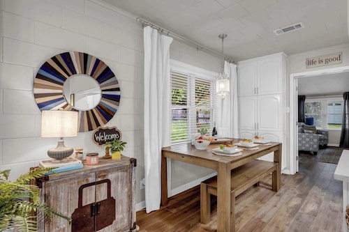 Cottage on Lake LBJ: Boat Ramp, Lake Access, Games