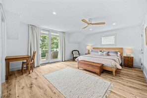 5 bedrooms, iron/ironing board, free WiFi, bed sheets