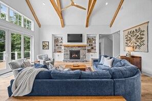 Smart TV, chimenea