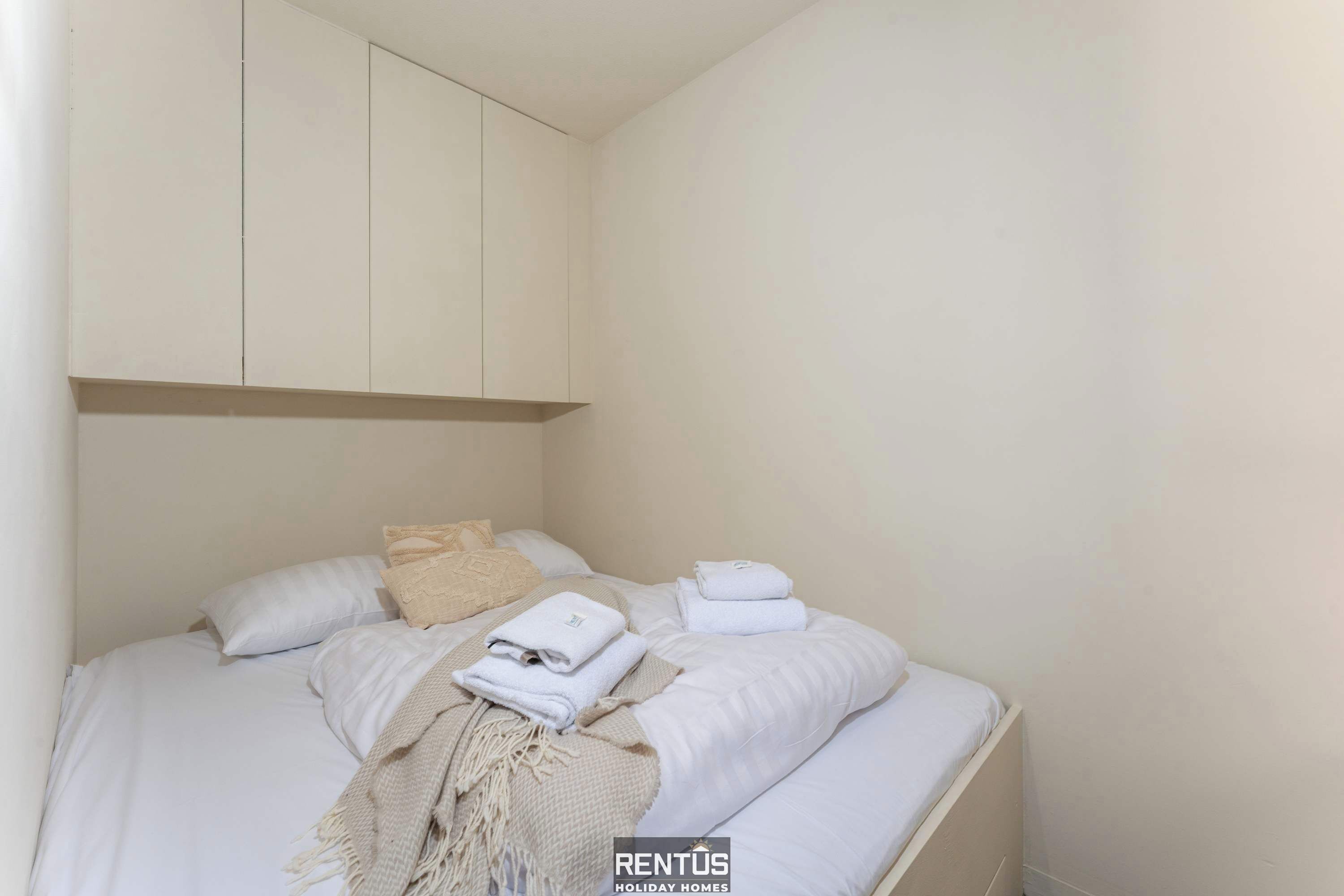 2 dormitorios, escritorio, cuna de viaje y wifi