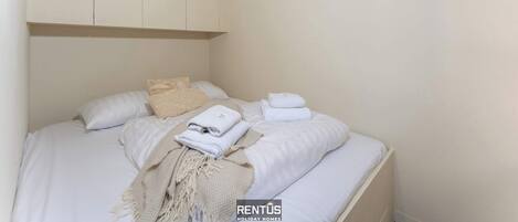 2 dormitorios, escritorio, cuna de viaje y wifi