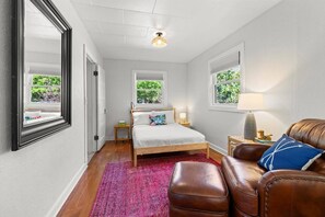 2 bedrooms, iron/ironing board, free WiFi - NEW! Historic Dog Friendly Home w/ Modern Comforts! Fenced Yard, Screened In Porch & Prime Location (Boise)