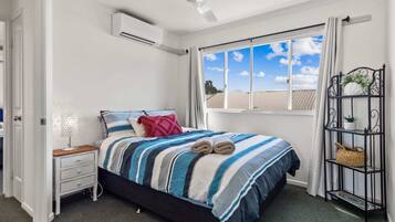 2 bedrooms, iron/ironing board, WiFi, bed sheets