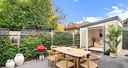 Wellness Escape: 1-Bed Home + Studio & Sauna