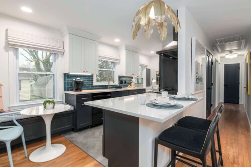 Beautiful 3 Bedroom Retreat walking distance to Downtown St. Michaels