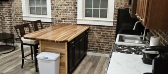 Modern & Upscale 1BR Apartment in GREAT Location!