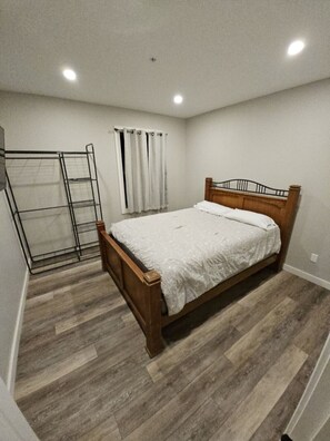 1 bedroom, desk, iron/ironing board, free WiFi