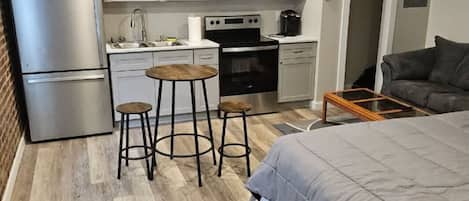 1 chambre, bureau, fer et planche à repasser, Wi-Fi gratuit