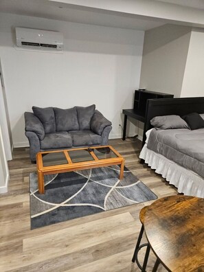 1 bedroom, desk, iron/ironing board, free WiFi