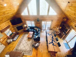 TV, fireplace