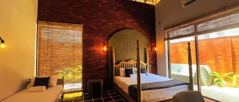 5 habitaciones, tabla de planchar con plancha, wifi y ropa de cama