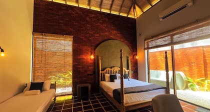 Luxurious 5-bedroom villa with WiFi, AC, Swimmingpool in beautiful Unawatuna