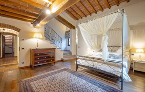 7 makuuhuonetta, silitysrauta/-lauta, vauvan matkasänky, ilmainen Wi-Fi