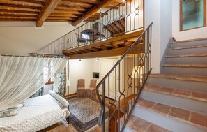 7 soverom, strykejern/-brett, reiseseng for barn og wi-fi (inkludert)