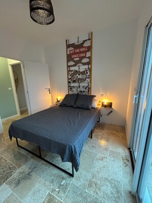4 bedrooms, iron/ironing board, WiFi, bed sheets - Beautiful house with swimming pool, close to cycle paths, 8 minutes from the beach (Urrugne)