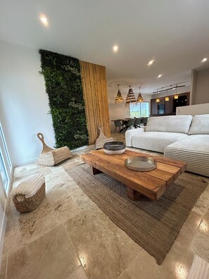 Smart TV - Beautiful house with swimming pool, close to cycle paths, 8 minutes from the beach (Urrugne)
