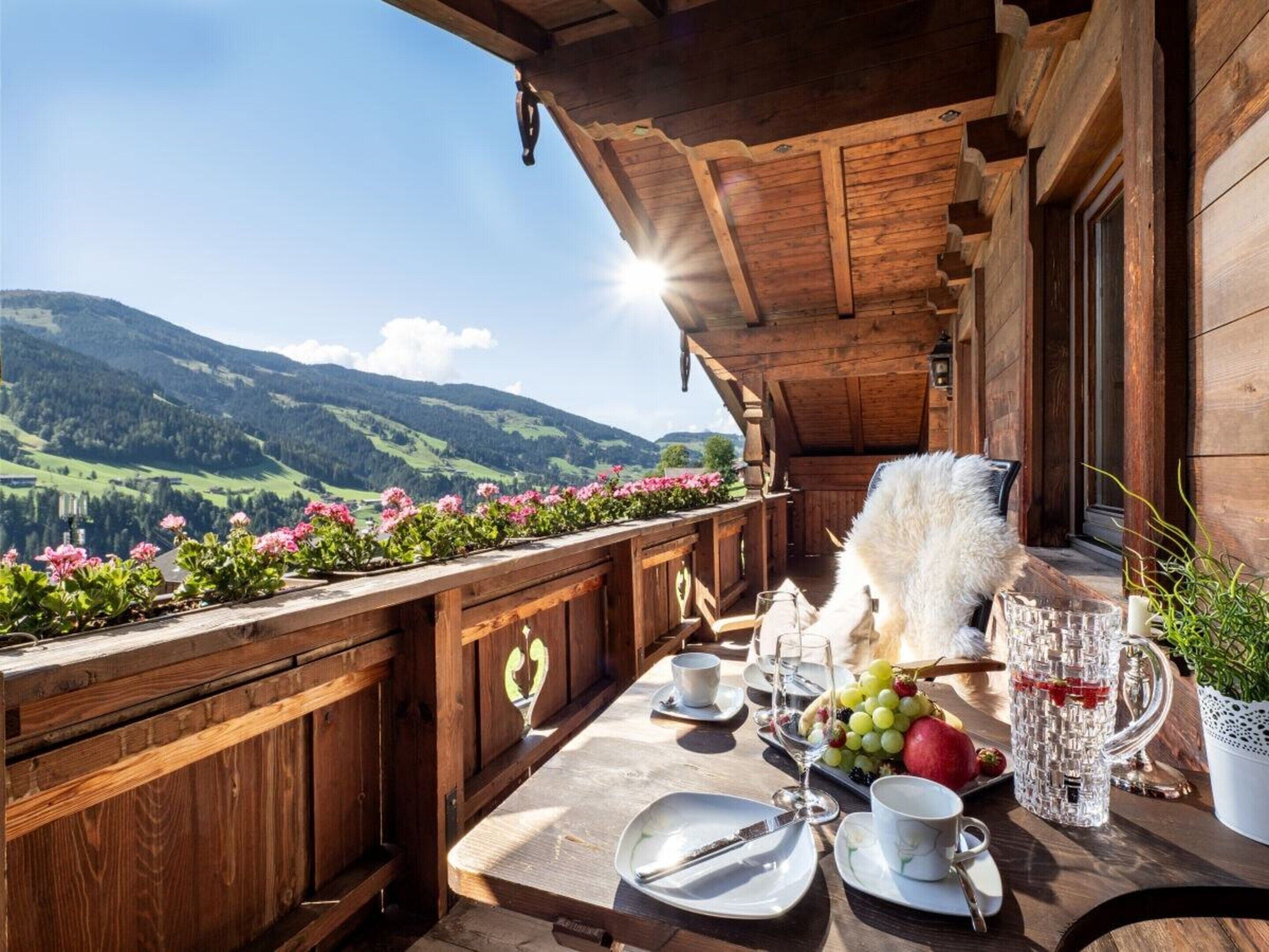 House | Outdoor dining