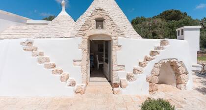 Trullo Eughene a con Piscina