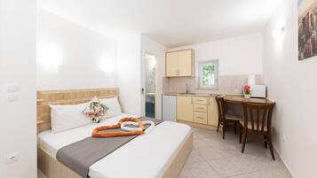 1 Schlafzimmer, Reisekinderbett