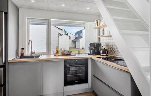 Geschirrspüler, Wasserkocher mit Kaffee-/Teezubehör