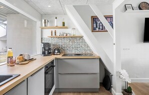 Oppvaskmaskin, kaffetrakter/tekoker og kjøkkenutstyr