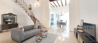 Underbart hem i LlaurĂ med WiFi