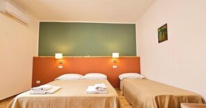 1 bedroom, in-room safe, iron/ironing board, free WiFi