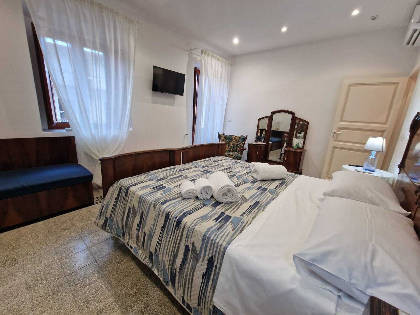 3 soverom, strykejern/-brett, wi-fi og sengetøy