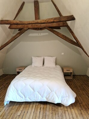 3 bedrooms, iron/ironing board, travel crib, free WiFi